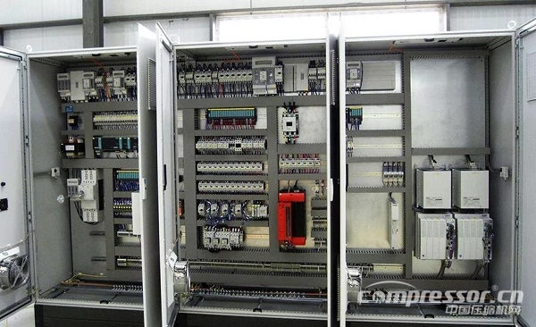 空压机PLC产品升级的结构与功用