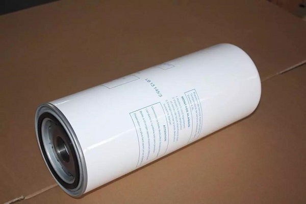 螺杆机跑油，除了油分坏还有什么原因？