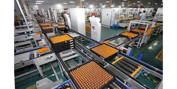 将最新颖环保的无油螺杆技术应用于锂电池生产工艺