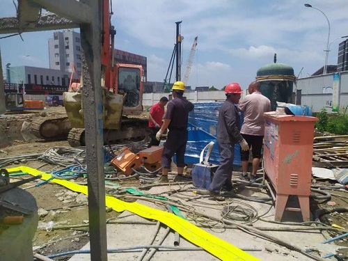 螺杆式空压机加什么油