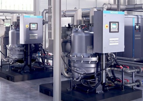 空压机配置了干燥机还会产生很多水，原因很简单，一看就懂